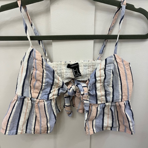 Forever 21 Front Tie Crop Top - Picture 2 of 6
